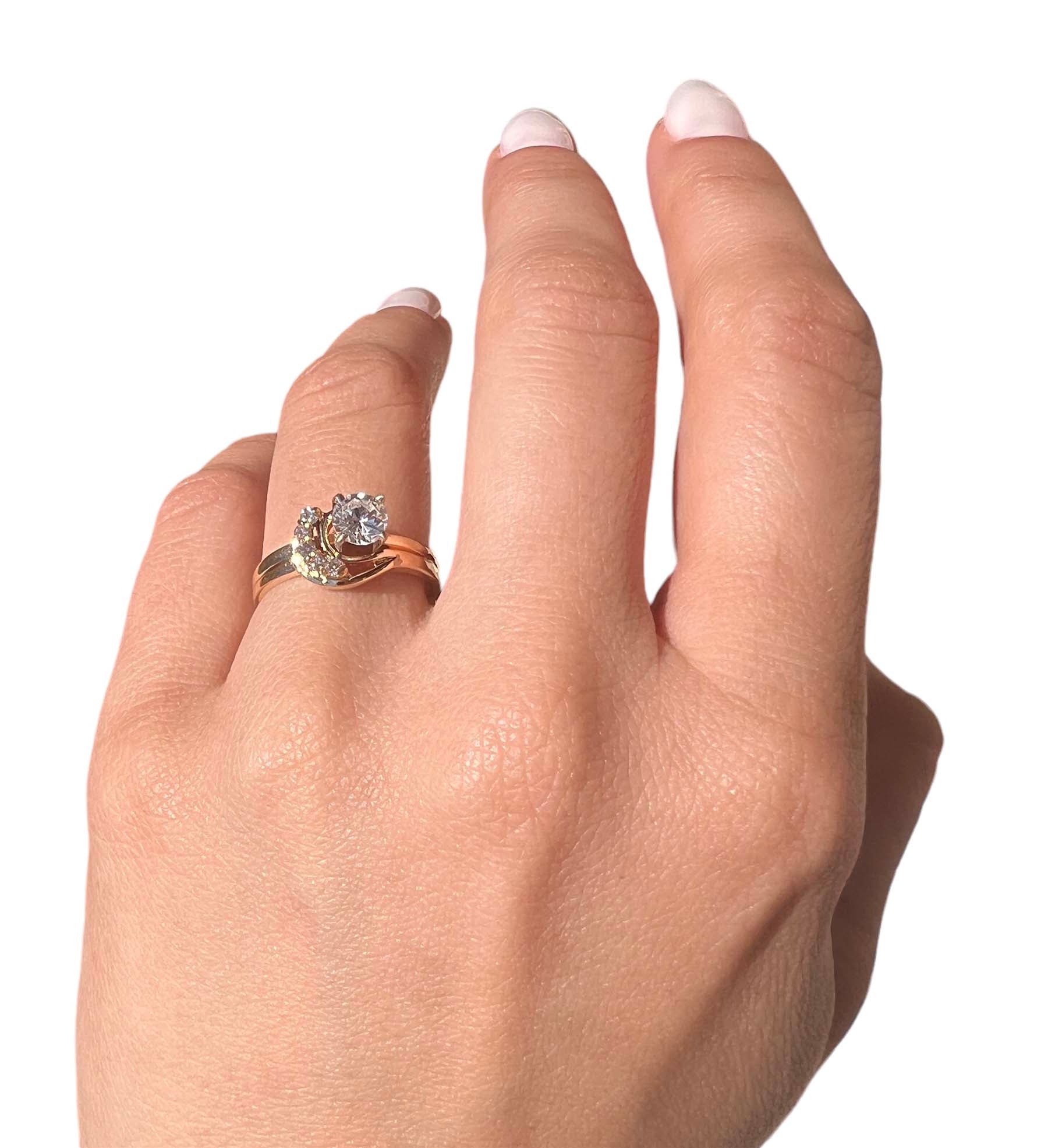 14KT Yellow Gold 0.55ctw Diamond Engagement Ring Size 6.25