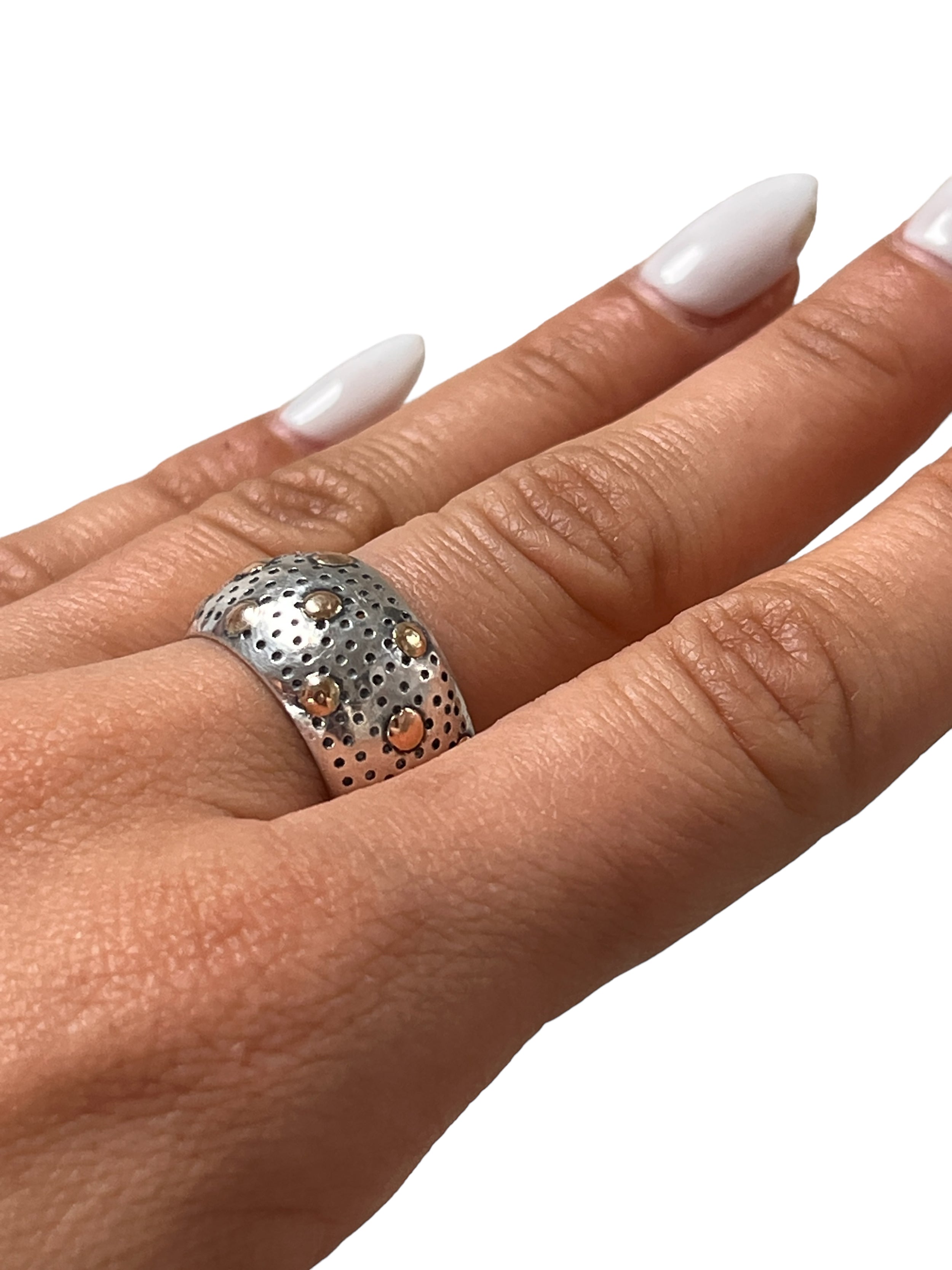 Vintage Suarti 925 Sterling Silver Polka Dot Design Band Ring Size 7 3/4