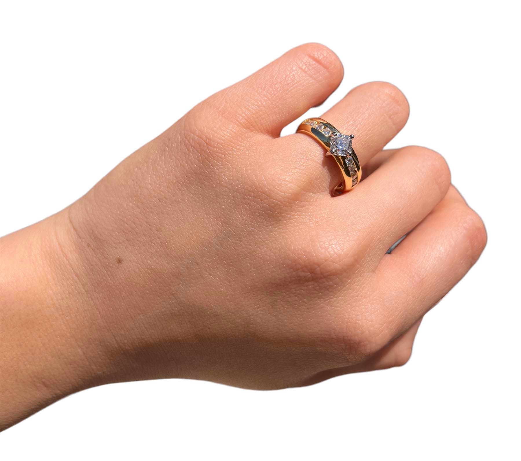 18KT Yellow Gold 1.00ctw Diamond Engagement Ring Size 6.5