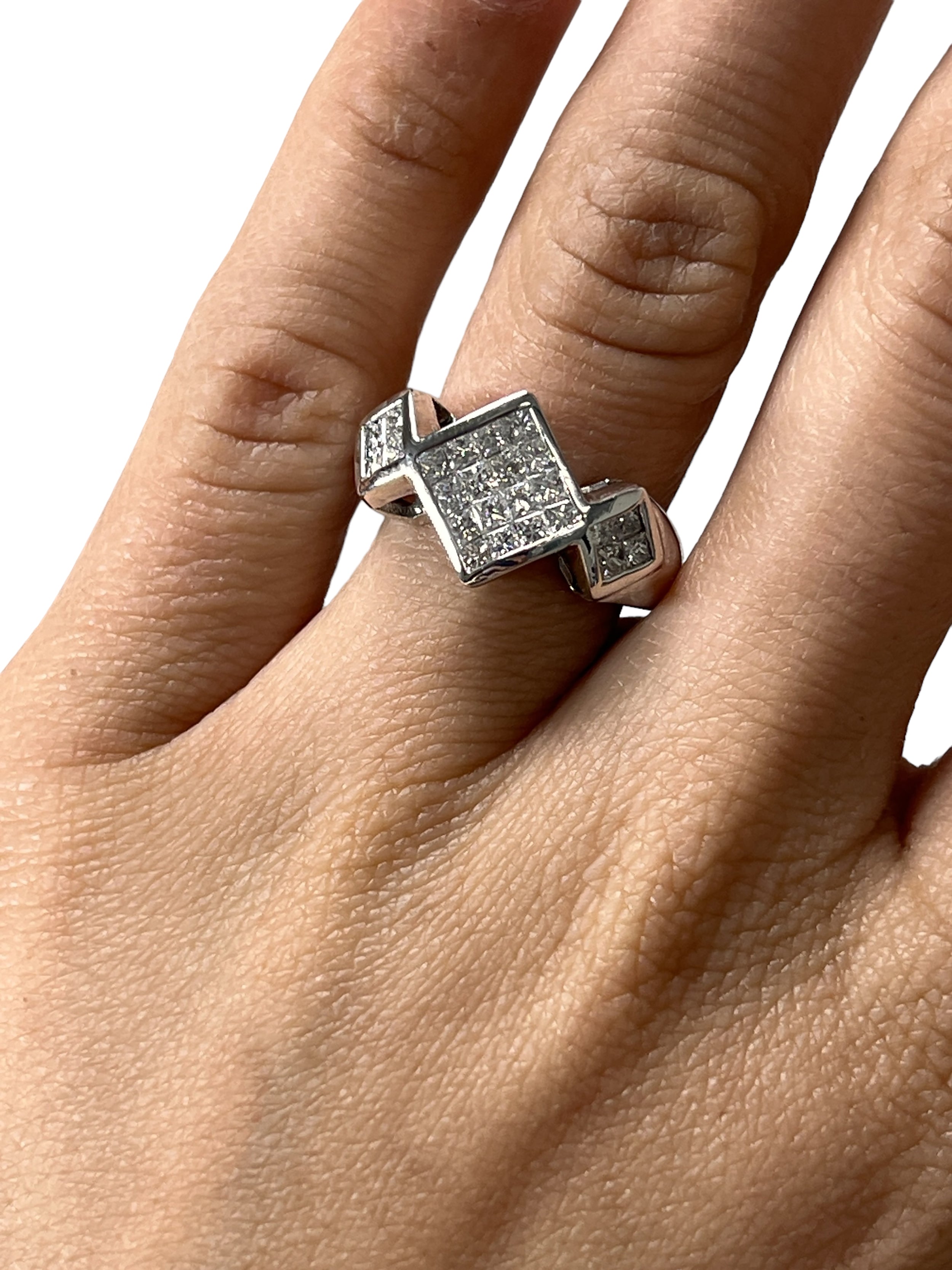 18KT White Gold 1.00ctw Diamond Ring