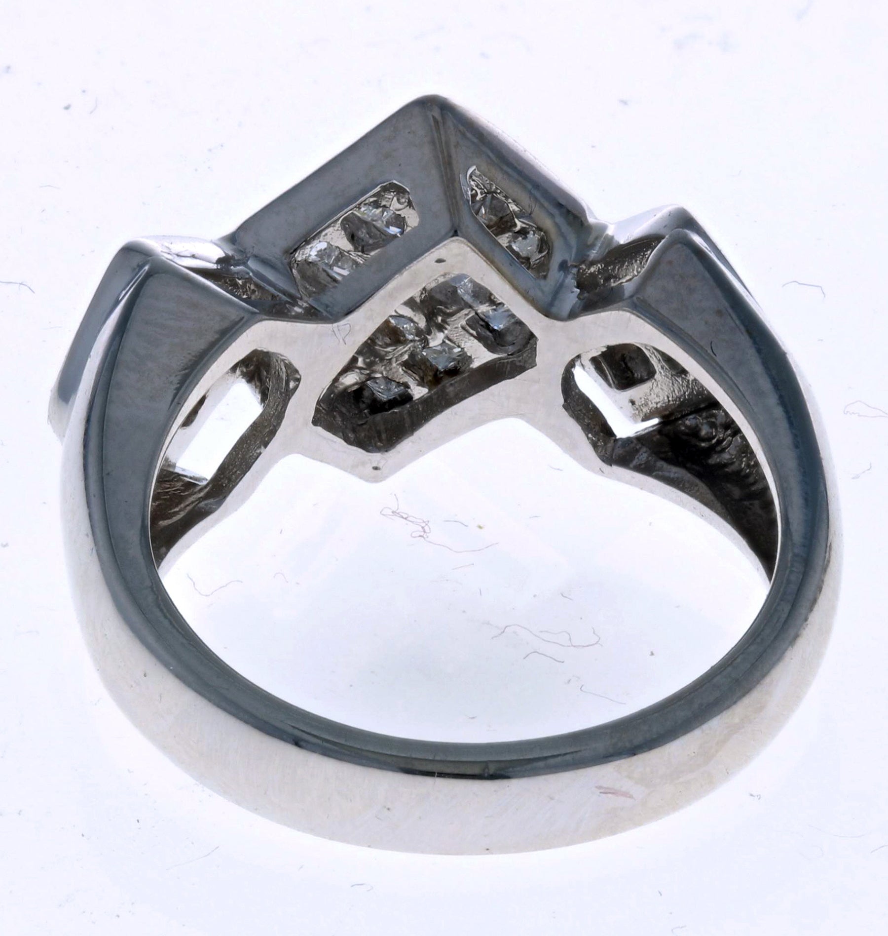 18KT White Gold 1.00ctw Diamond Ring