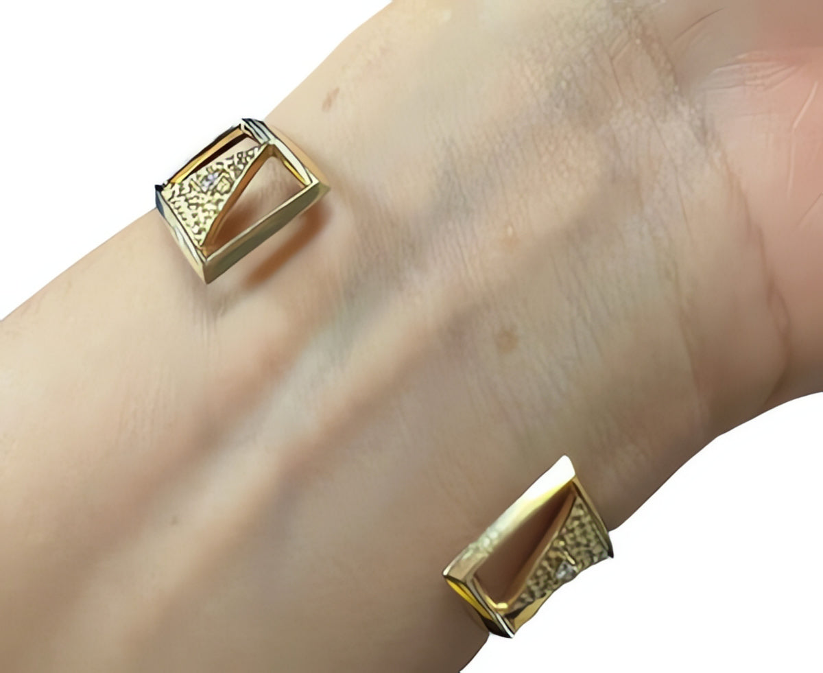 Misahara 18kt Yellow Gold Gilded Cuff Bracelet with 0.20ctw of Diamonds