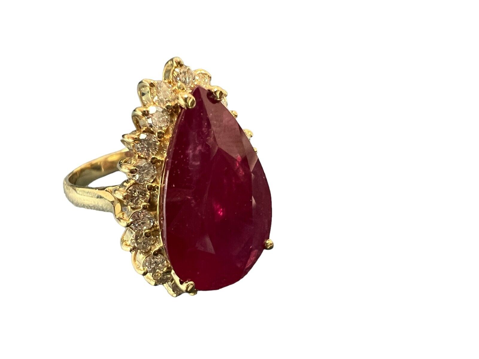 14kt Yellow Gold and 10.0ct Ruby Ring with 0.70ctw Diamond Halo Sz6.75