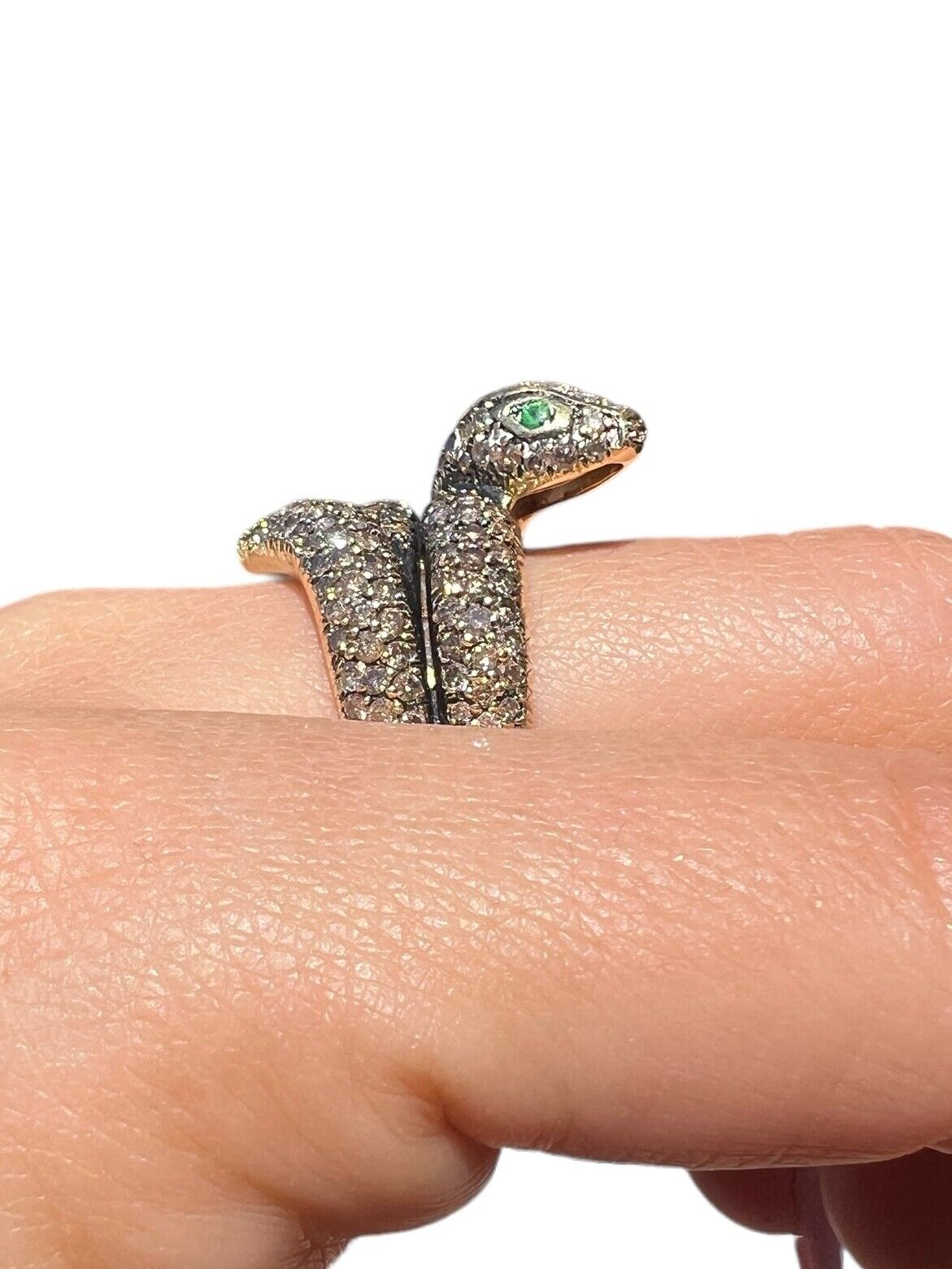 18kt Yellow Gold Snake Ring with 0.80ctw of Diamonds Sz7