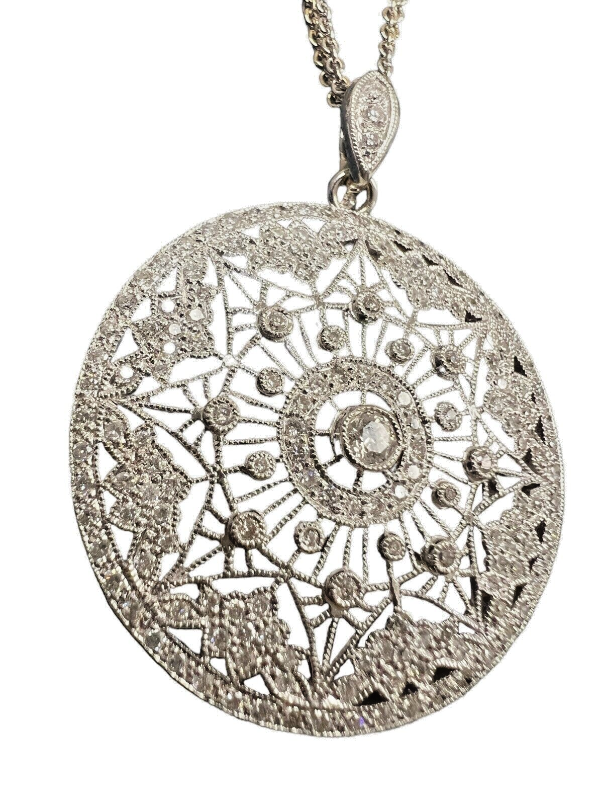 18kt White Gold and Circle 1.21ctw Diamond Pendant Necklace