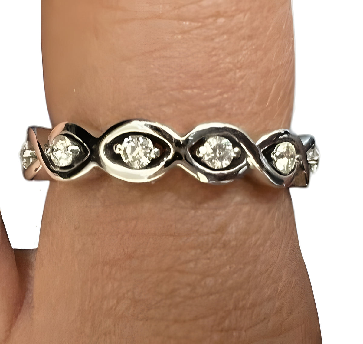 18kt White Gold Ring with an Intricate Design of 0.35ctw Diamonds