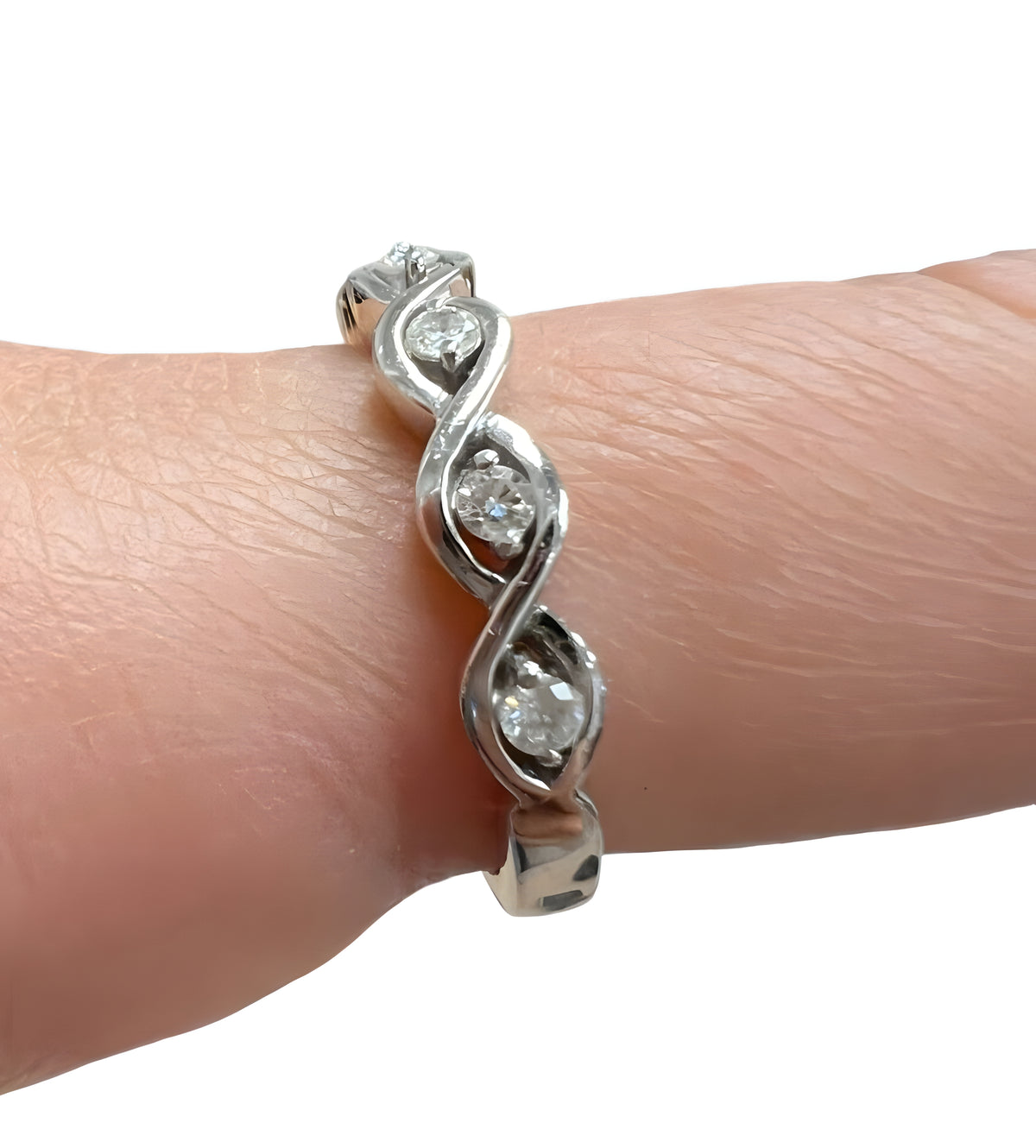 18kt White Gold Ring with an Intricate Design of 0.35ctw Diamonds