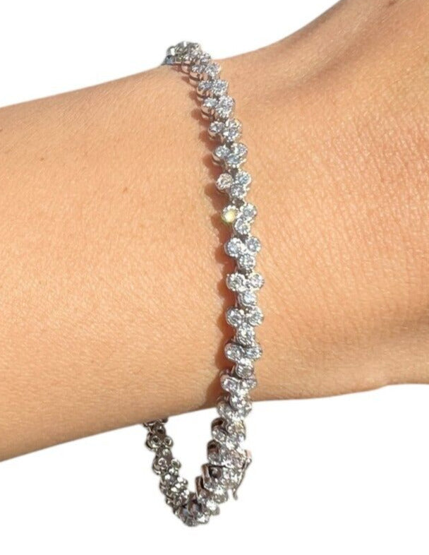 18Kt White Gold 2.65ctw Diamond Bracelet 7.25in
