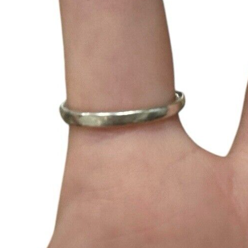 Sterling Silver Ring With Purple Gemstones size 7