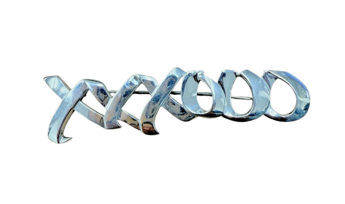 Tiffany & Co. Paloma Picasso XO Hug Kiss Love Pin Brooch Silver 925