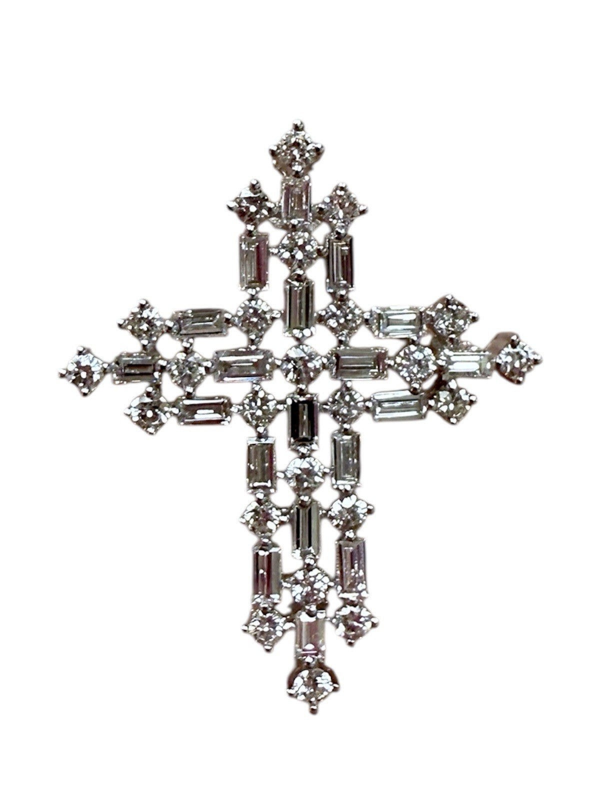 18k White Gold Diamond Cross Pendant