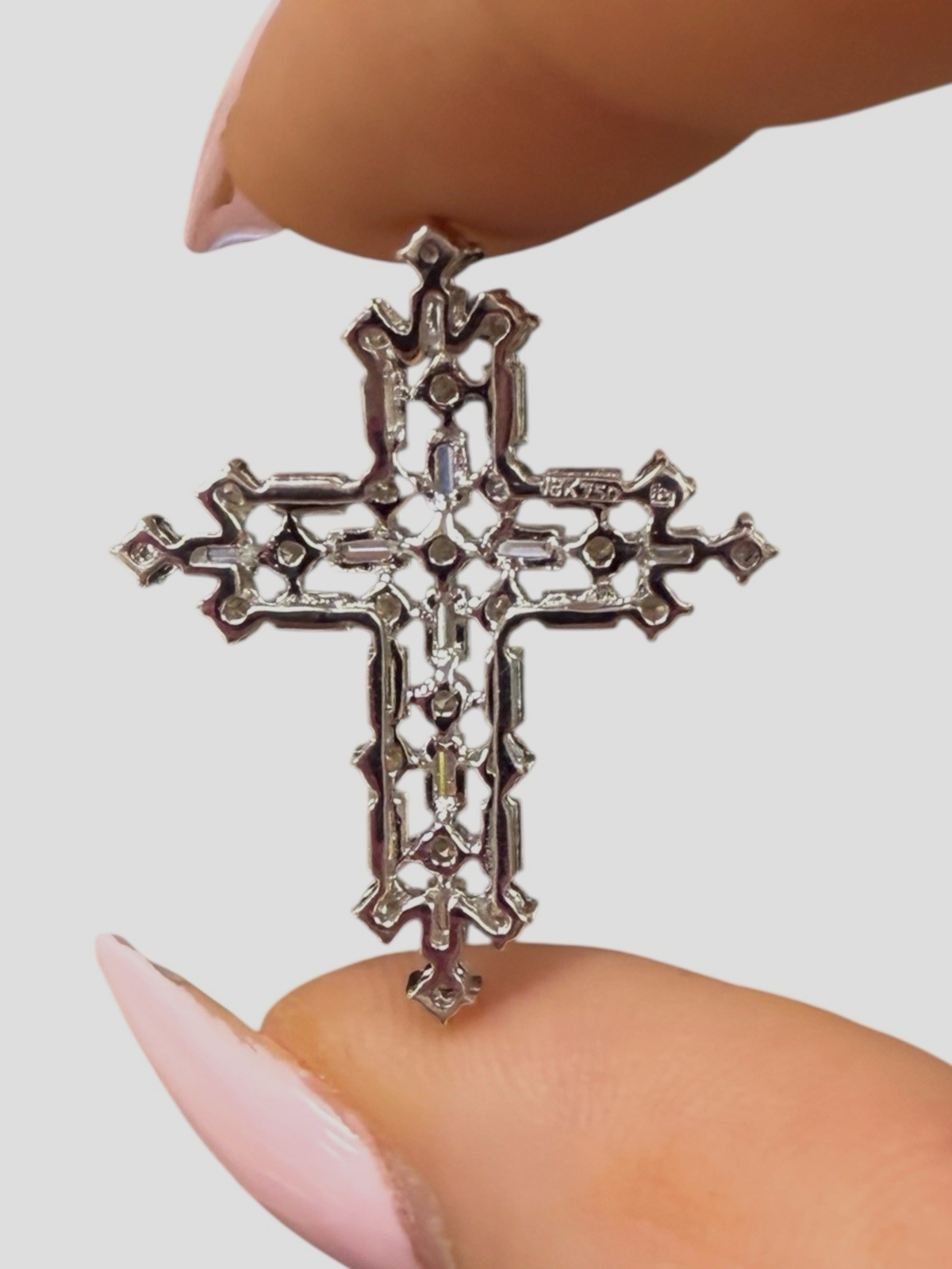 18k White Gold Diamond Cross Pendant