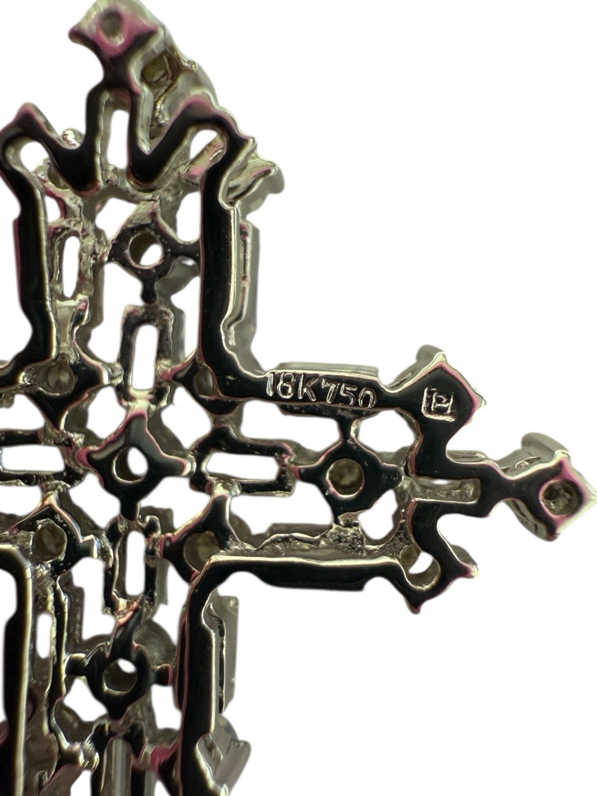 18k White Gold Diamond Cross Pendant