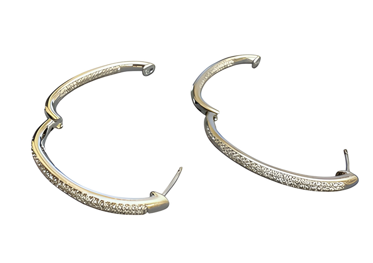 18kt White Gold Diamond 1.25” Drop Earrings