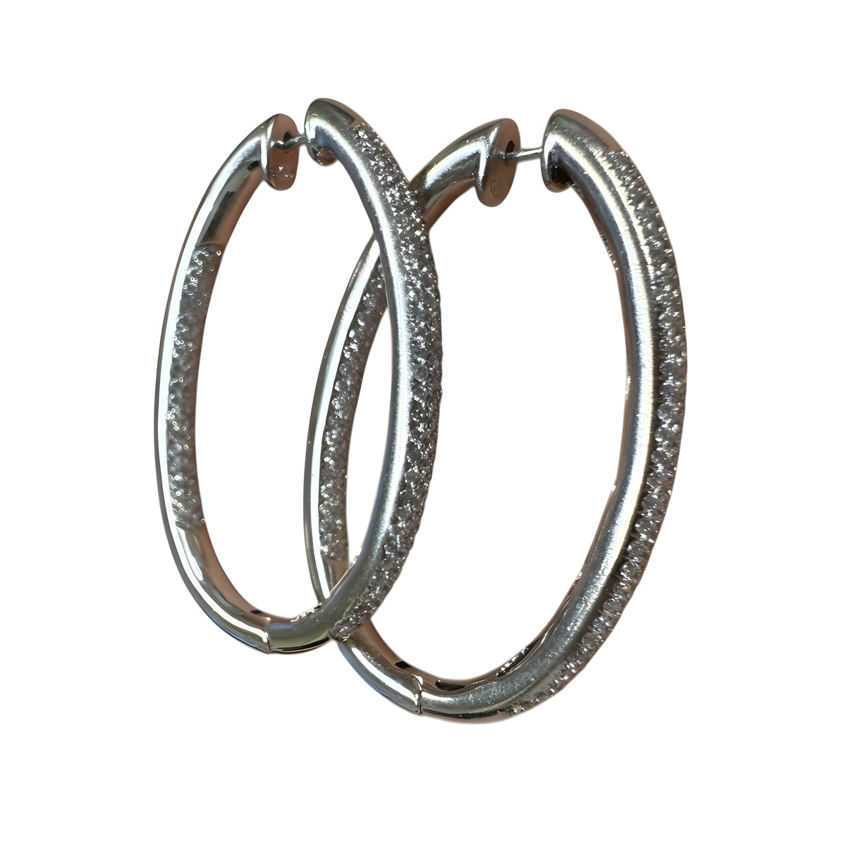 18kt White Gold Diamond 1.25” Drop Earrings