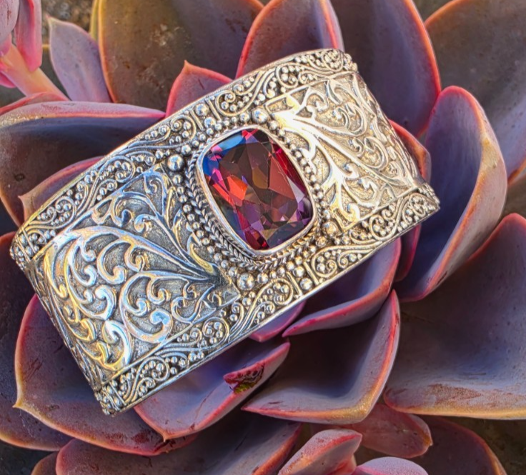 SARDA 925 Sterling Silver Wide Cuff Bracelet Garnet-Color Gemstone Filigree