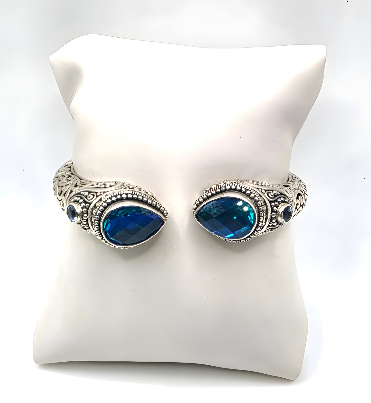 SARDA 925 Sterling Silver Blue Topaz Teardrop Hinged Cuff Bracelet 6.25