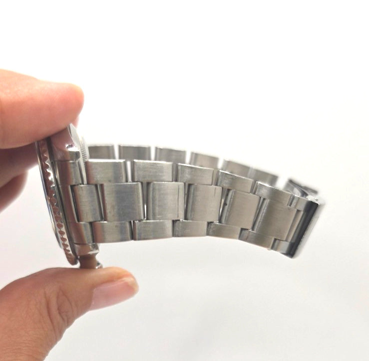 Rolex Submariner 16610 Silver Oyster Bracelet with Black Bezel