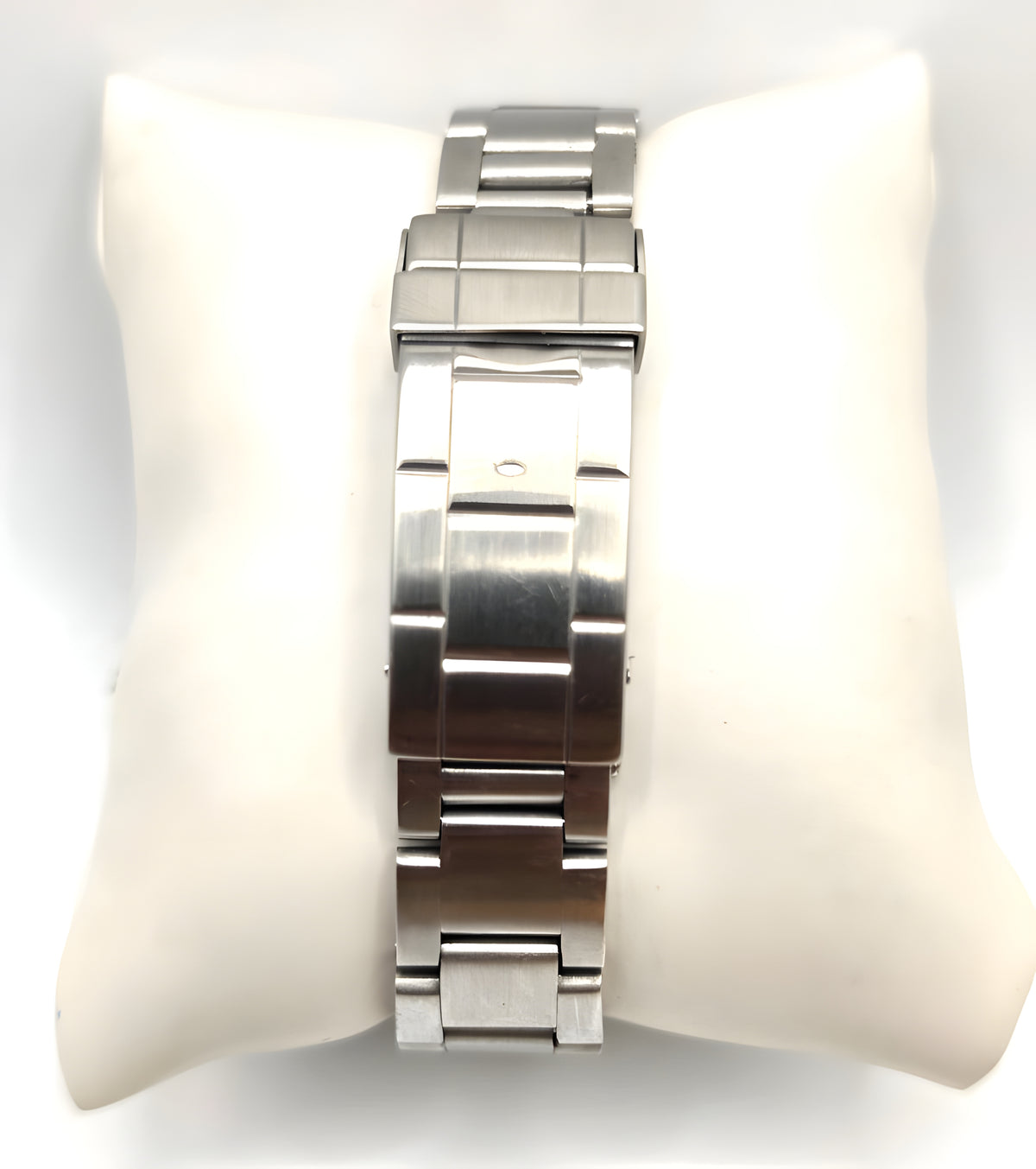 Rolex Submariner 16610 Silver Oyster Bracelet with Black Bezel
