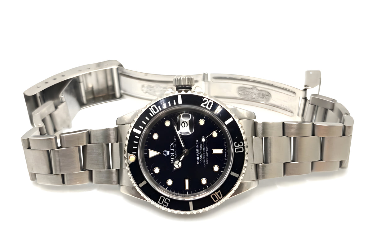 Rolex Submariner 16610 Silver Oyster Bracelet with Black Bezel