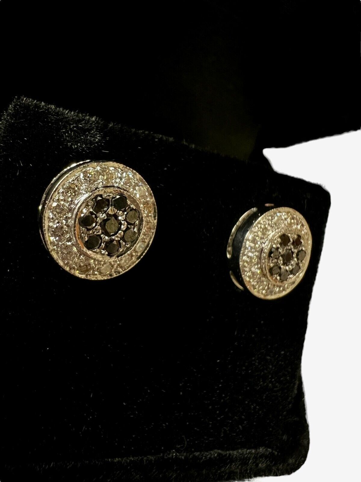 18kt White Gold 0.50ctw Diamond Flower Cluster Post Earrings