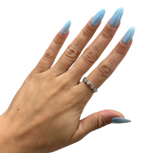 18kt White Gold Ring with an Intricate Design of 0.35ctw Diamonds