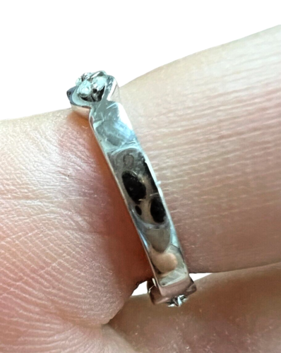 18kt White Gold Ring with an Intricate Design of 0.35ctw Diamonds