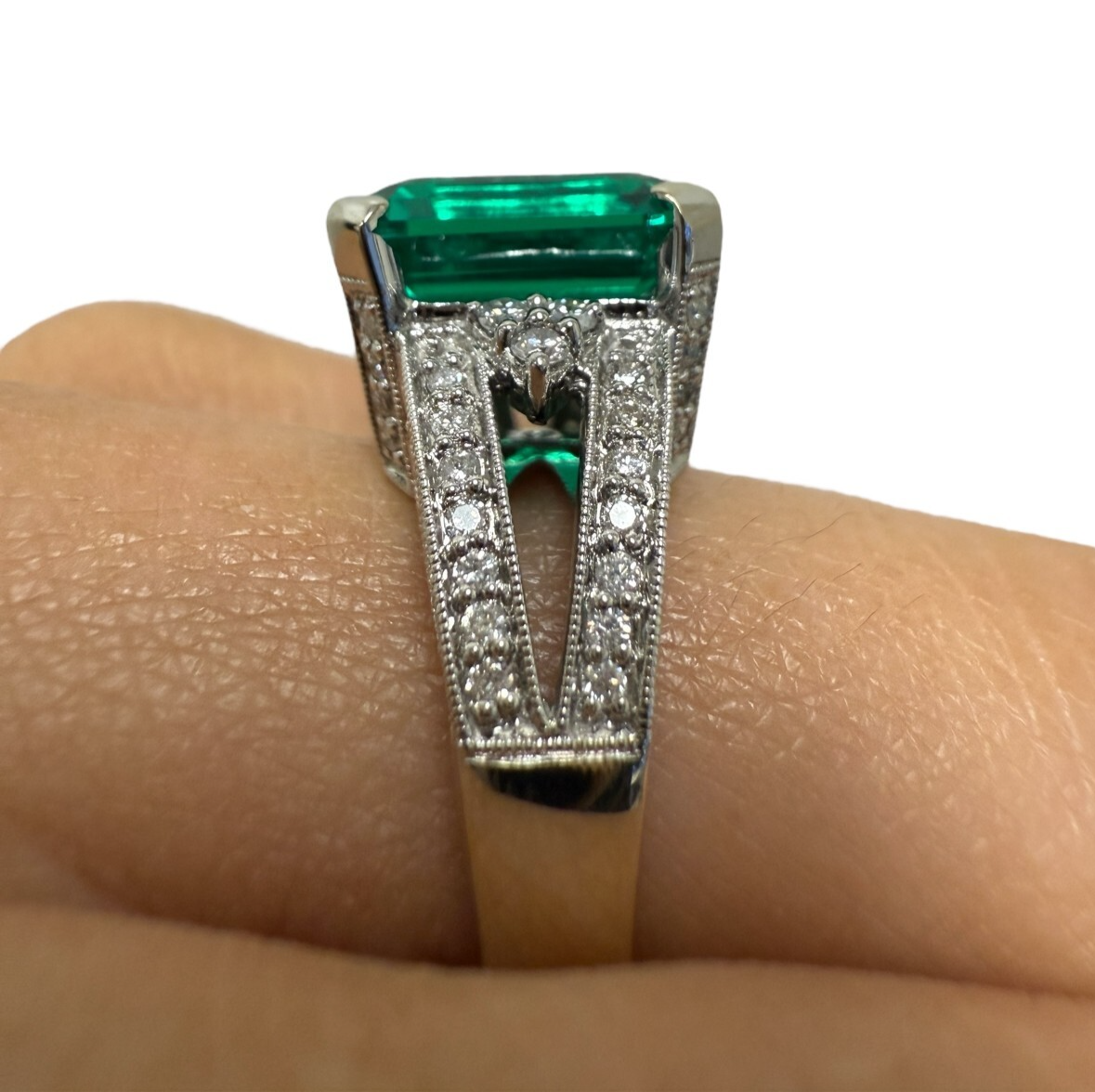 18kt White Gold Synthetic 5.11ct Emerald & 0.63ctw Diamond Ring Sz 8.5